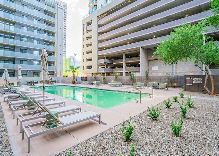 Apartment Stylish 1bd - Downtown - Gym, Pool, Parking *
