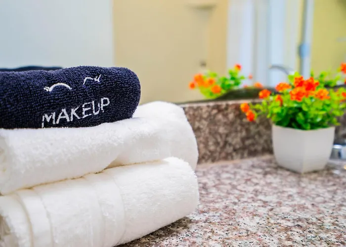 Apartment Stylish 1bd - Downtown - Gym, Pool, Parking *