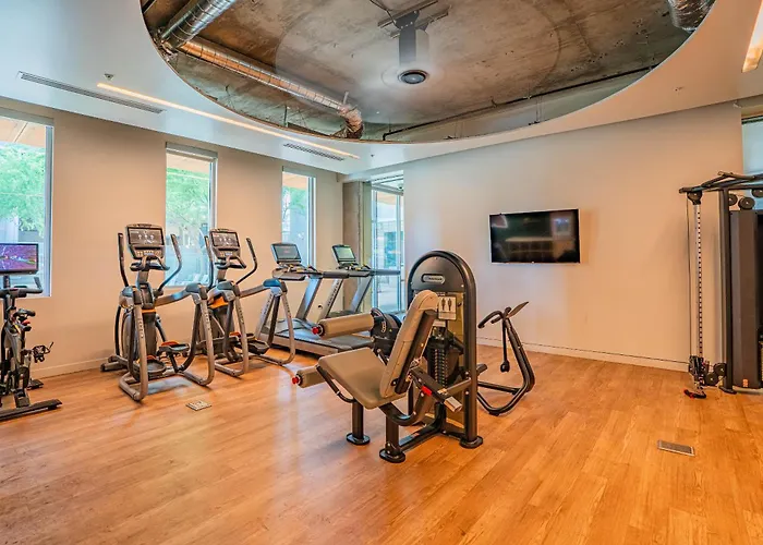 Stylish 1bd - Downtown - Gym, Pool, Parking Apartment Phoenix