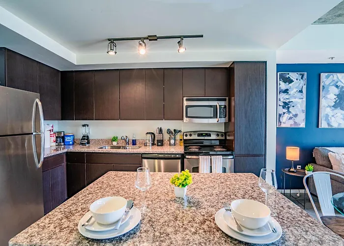 Stylish 1bd - Downtown - Gym, Pool, Parking