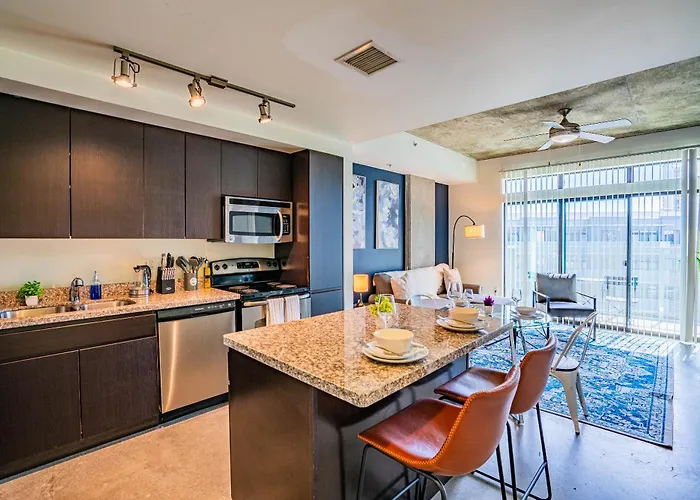 Stylish 1bd - Downtown - Gym, Pool, Parking