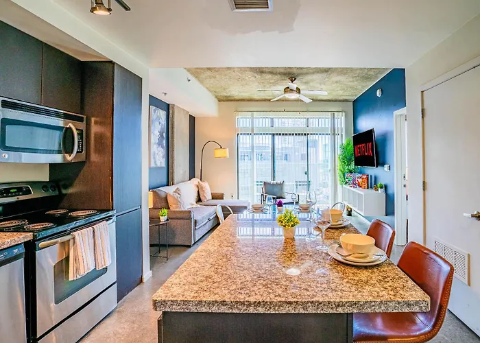 Apartment Stylish 1bd - Downtown - Gym, Pool, Parking *
