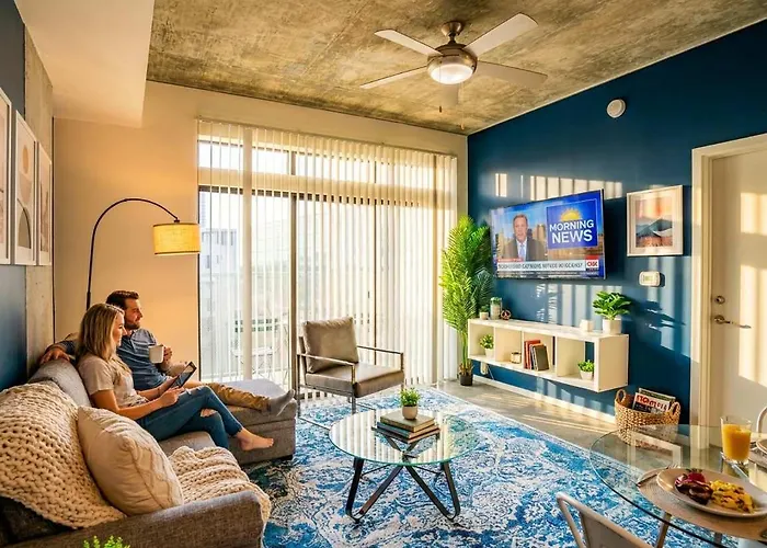 Stylish 1bd - Downtown - Gym, Pool, Parking
