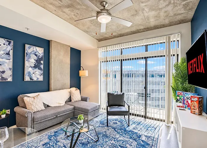 Stylish 1bd - Downtown - Gym, Pool, Parking Apartment Phoenix