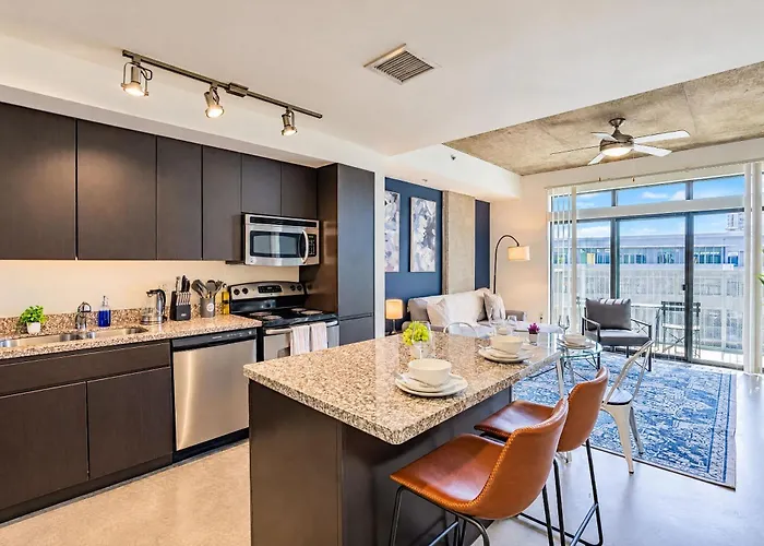 Stylish 1bd - Downtown - Gym, Pool, Parking