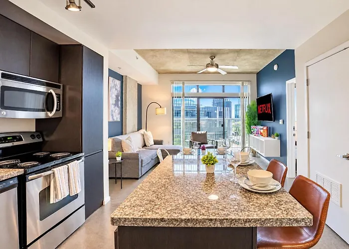 Stylish 1bd - Downtown - Gym, Pool, Parking Apartamento
