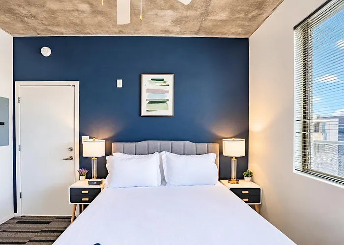 Stylish 1bd - Downtown - Gym, Pool, Parking