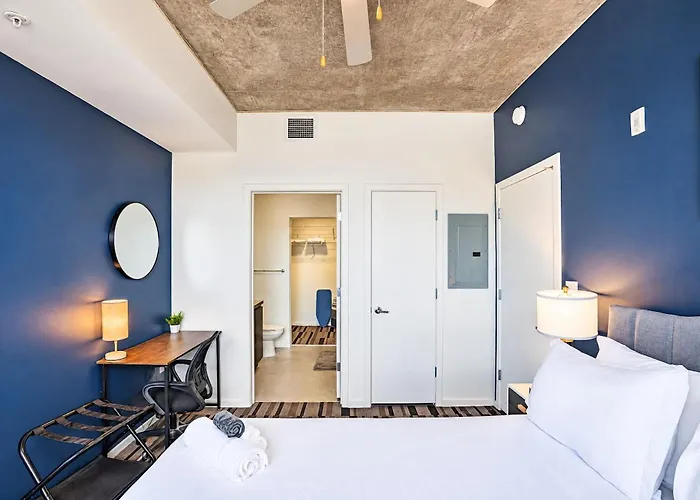 Stylish 1bd - Downtown - Gym, Pool, Parking