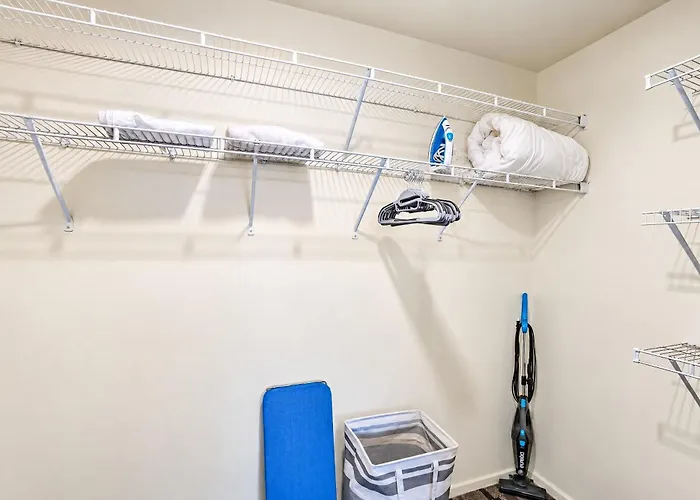 Stylish 1bd - Downtown - Gym, Pool, Parking Apartamento *
